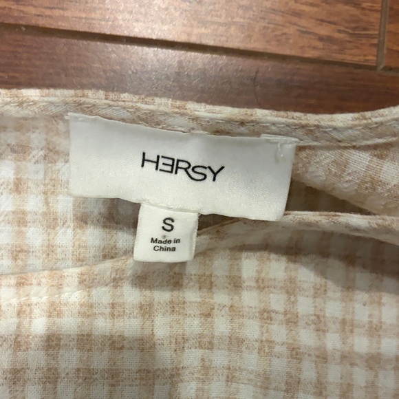 Hersy Beige Checkered Romper with Pockets Size Small - Picture 2 of 10